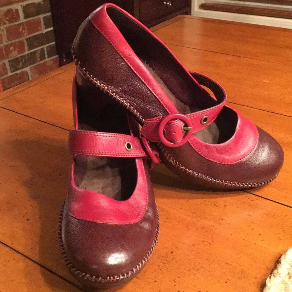 Indigo by Clark’s retro pump